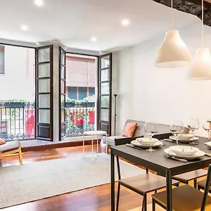 Siete Calles / Art Apartment Bilbao
